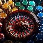 Layar permainan Three Card Poker di luna slot menampilkan kartu pemain, dealer, dan area taruhan dengan jelas